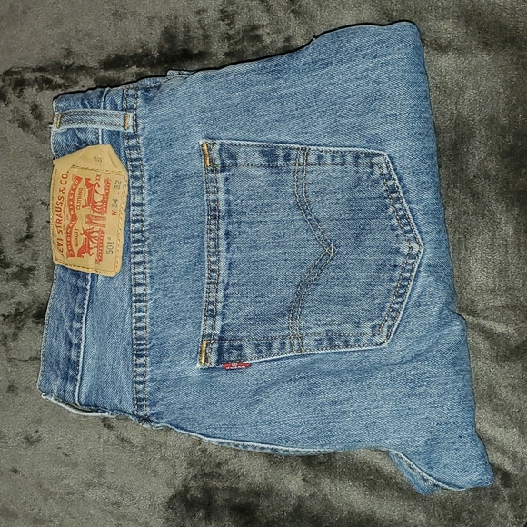 Classic Denim, button up, (no give) Levi 501's. - Picture 2 of 4